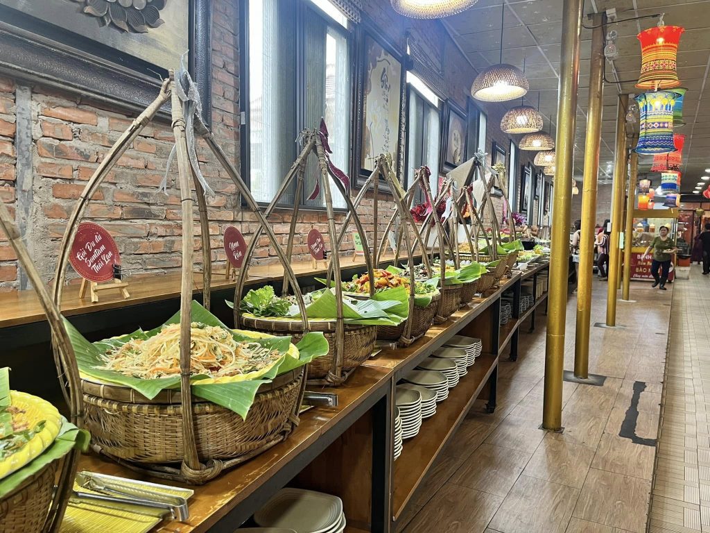 Buffet đa dạng tại nhà hàng chay TPHCM Thiền Ý