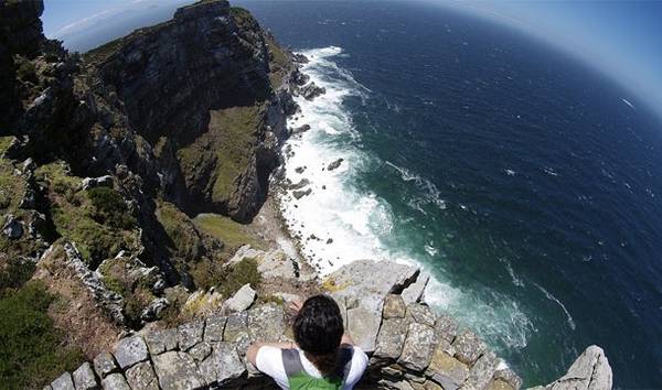 Nhà hàng Two Oceans ở Cape Point, Nam Phi - nhà hàng cheo leo với tầm nhìn giao thoa hai đại dương.