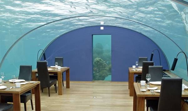 Ithaa Undersea tại đảo Rangali, Maldives - nhà hàng cheo leo dưới biển.