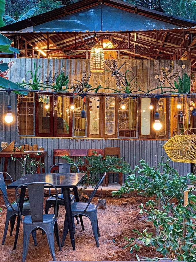 Họa tiết trang trí tại Bếp Nhà Xứ Nẫu mang đậm hơi thở miền quê