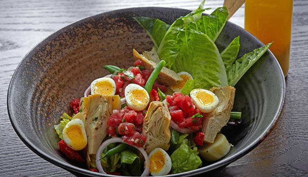 Trải nghiệm ẩm thực châu Âu đương đại tại Aberdeen Street Social