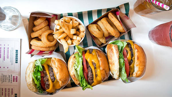 Hamburger mang hương vị phương Tây độc đáo giữa lòng Hong Kong