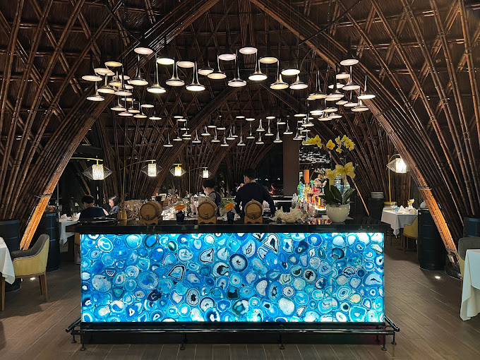 LAVA Restaurant nhà hàng nổi tiếng Phú Quốc