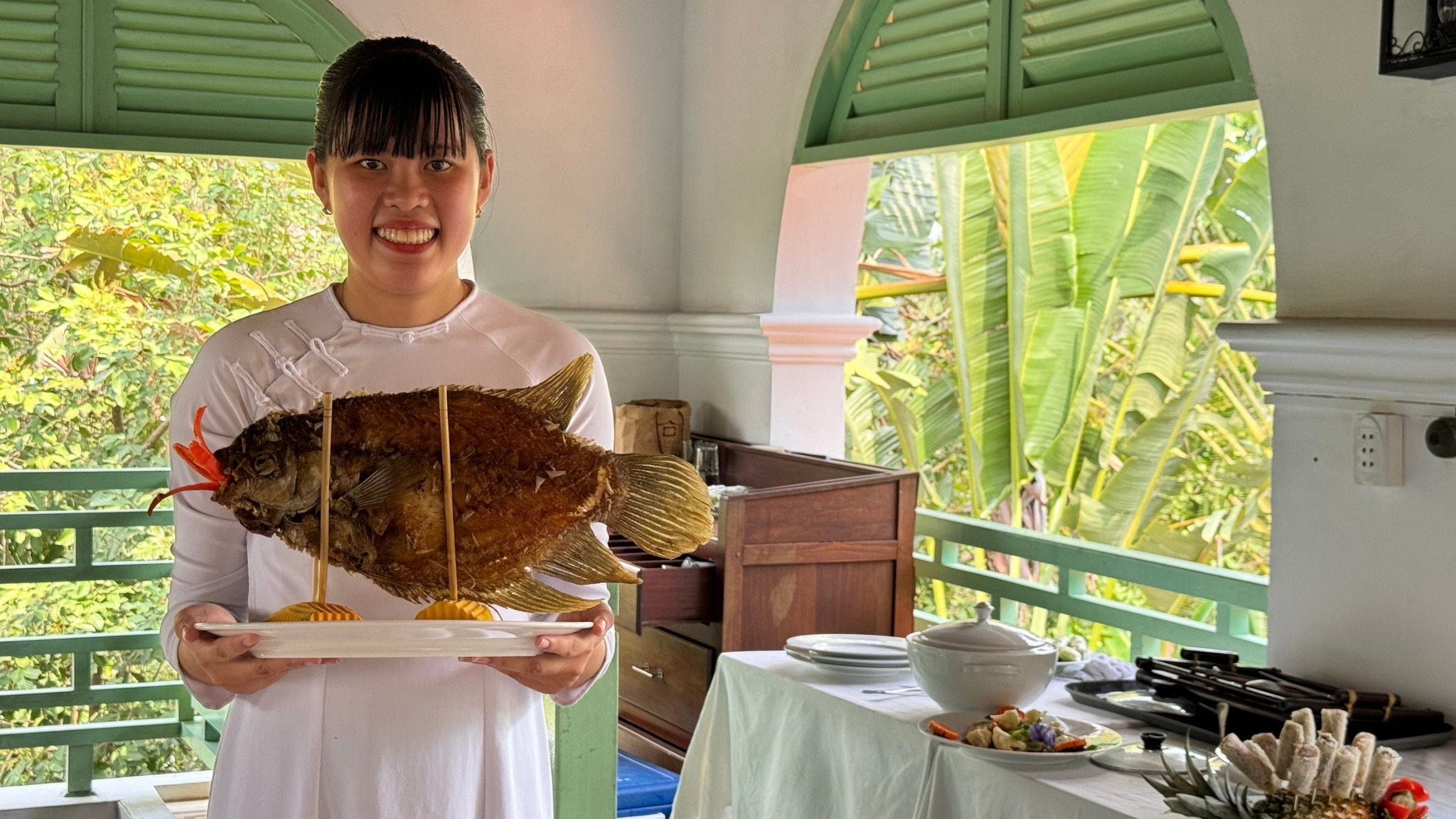 Món cá tai tượng chiên xù đặc sản tại nhà hàng Tiền Giang