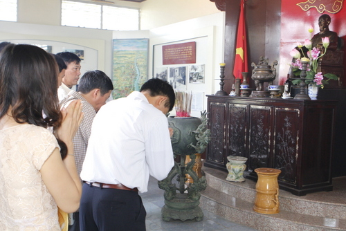 Không gian thờ Bác trang trọng