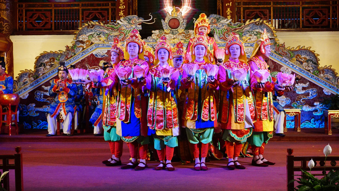 Biểu diễn nhã nhạc Cung đình Huế