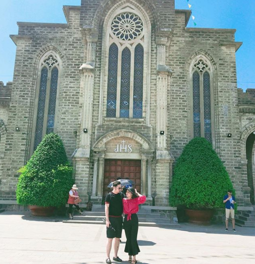 Kiến trúc Gothic cổ điển của Nhà thờ Đá