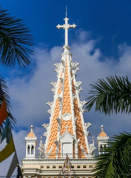 Tháp chuông Nhà thờ Chợ Quán