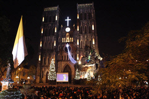 Nhà thờ Lớn lung linh dịp du lịch Hà Nội đón Noel