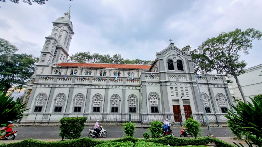Không gian ấm cúng tại nhà thờ Thánh Jeanne d’Arc Không gian ấm cúng tại nhà thờ Thánh Jeanne d’Arc