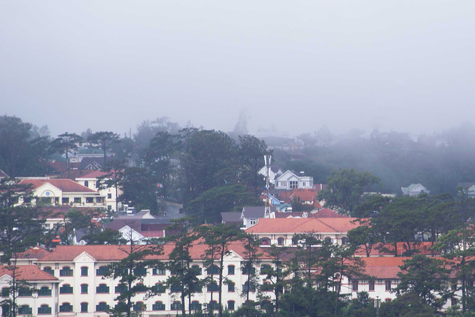 Nhà thờ Domaine de Marie còn có tên khác là Mai Anh, do công trình nằm trên ngọn đồi mọc đầy hoa mai anh đào