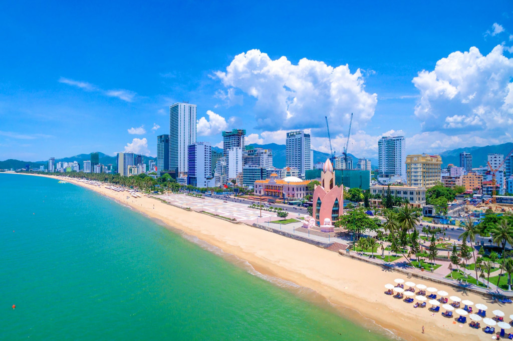 Du lịch Nha Trang tháng mấy đẹp nhất với bãi biển xanh ngắt