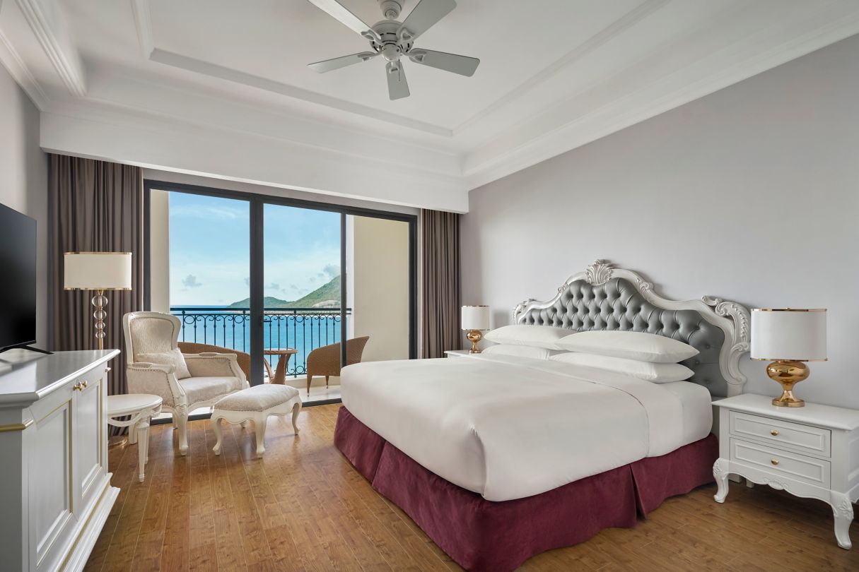 Không gian phòng ngủ tinh tế tại Nha Trang Marriott Resort & Spa