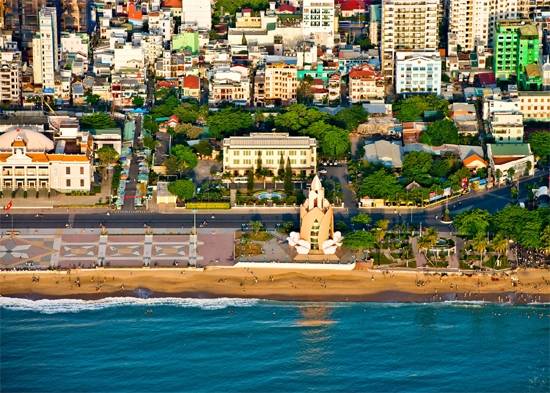 Phố biển Nha Trang nhìn từ trên cao