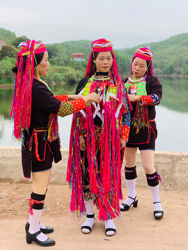 Trang phục Dao Thanh Y. Ảnh: Báo Quảng Ninh.