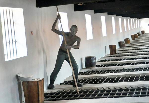 Hình phạt đổ nước và vôi tại Nhà tù Côn Đảo