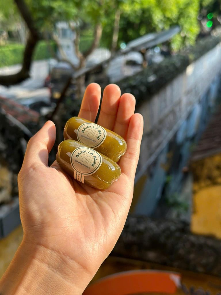 Bánh lá bàng đặc sản tại nhà tù Hỏa Lò