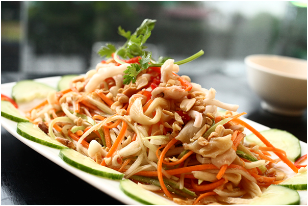 Du lịch Sài Gòn - Gỏi hải sản nấm Yumfresh với vị chua ngọt đậm đà