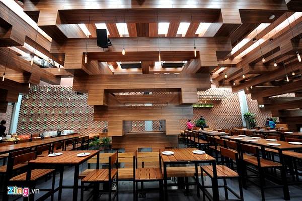 Chi tiết kết cấu gỗ đan xen tại nhà hàng độc lạ ở Hà Nội