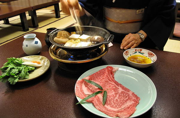 Du lịch Nhật Bản - Nhà hàng Sukiyaki