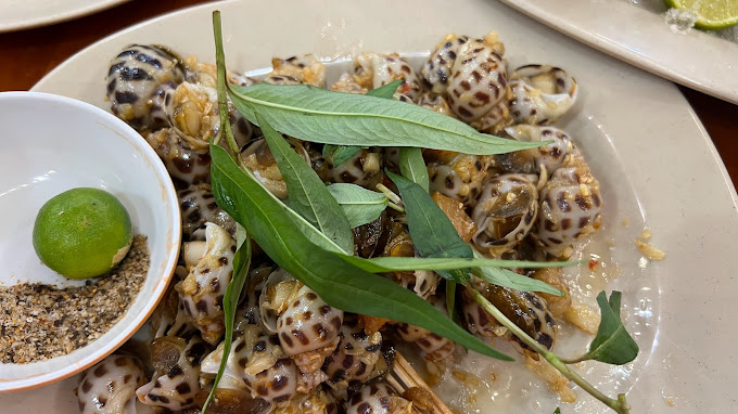 Hải sản tươi sống tại nhà hàng Ra Khơi
