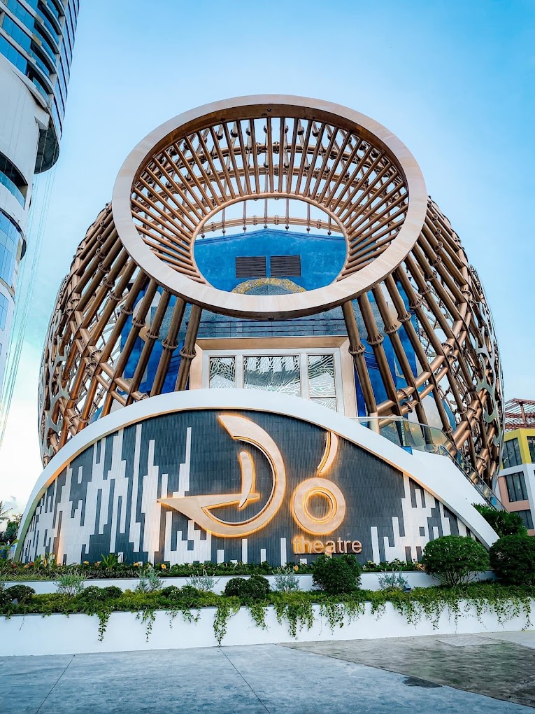 Kiến trúc mô phỏng chiếc đó khổng lồ tại Nhà hát Đó Nha Trang
