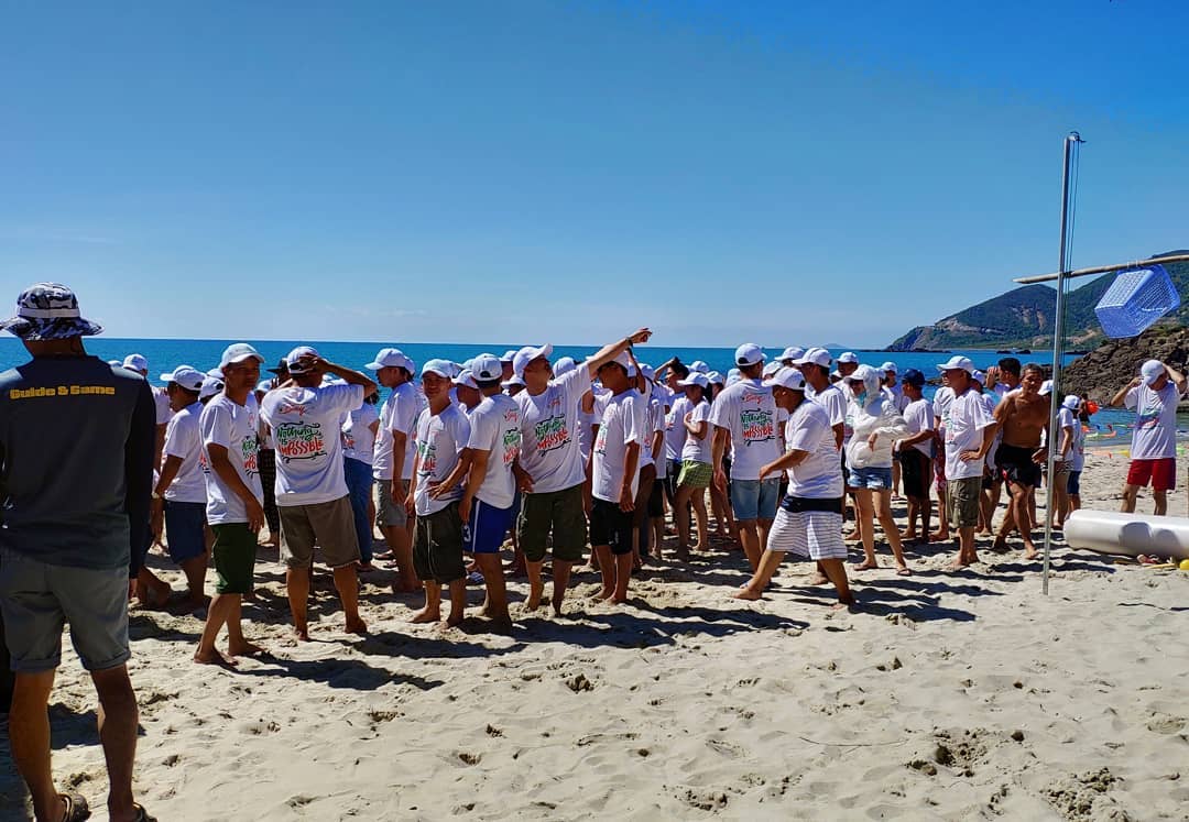 Hoạt động team building tại bãi Nhũ Tiên Nha Trang