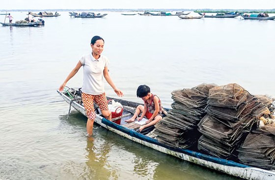 Những lớp học gieo chữ trên vùng sông nước phá Tam Giang