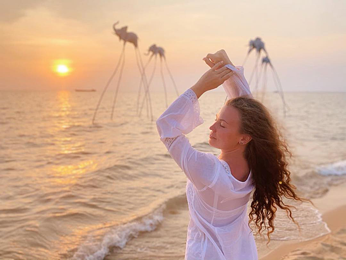 Blogger Ekaterina Vesna check in Sunset Sanato Beach Club Bãi Trường Phú Quốc