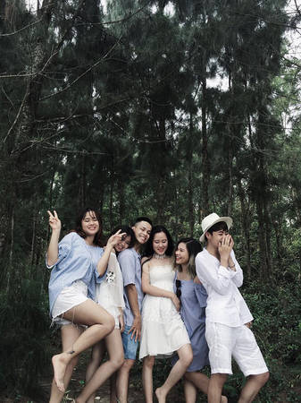 nhin-bo-anh-dang-yeu-quen-sau-cua-nhom-ban-than-nay-ai-dam-bao-di-du-lich-quang-ninh-la-it-cho-de-pose-ivivu-2 nhin-bo-anh-dang-yeu-quen-sau-cua-nhom-ban-than-nay-ai-dam-bao-di-du-lich-quang-ninh-la-it-cho-de-pose-ivivu-2