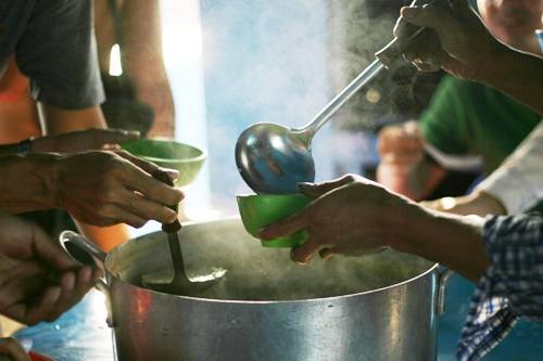 Cháo nhum trên thuyền sau tour du lịch Nam Du giàu dinh dưỡng