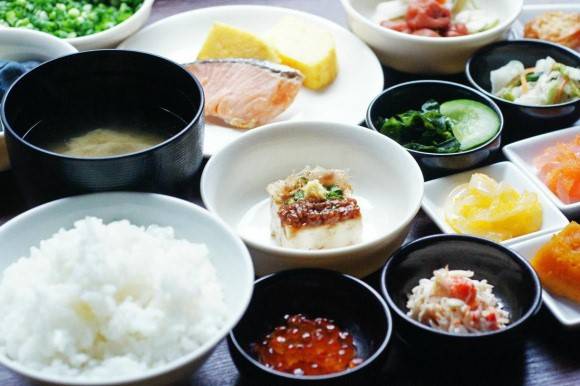 Bữa sáng khách sạn Nhật với thực phẩm tươi Hokkaido tại Keihan Sapporo