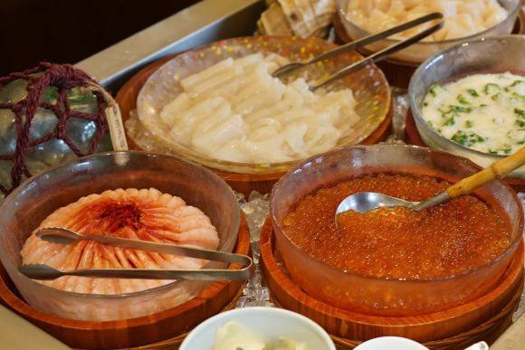 Bữa sáng khách sạn Nhật sushi và ramen tại Dormy Inn Premium Otaru