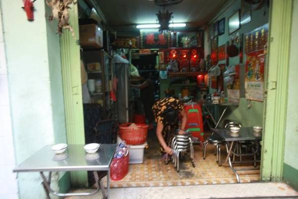Không gian quán Nghèo với cách bán hàng độc đáo