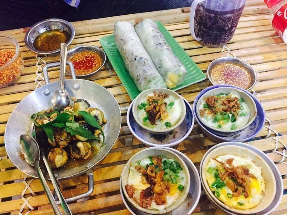 Quán ăn vặt trên đường Nguyễn Gia Trí Quán ăn vặt trên đường Nguyễn Gia Trí