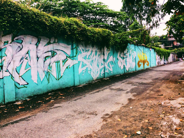 Hẻm graffiti Sài Gòn tại 106 Bình Lợi