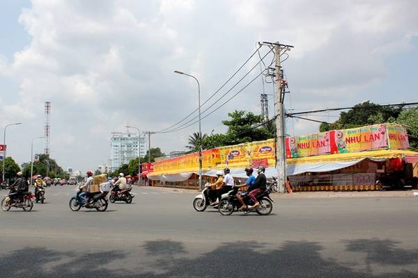 Cuộc chiến vị trí trên cung đường bánh trung thu Sài Gòn