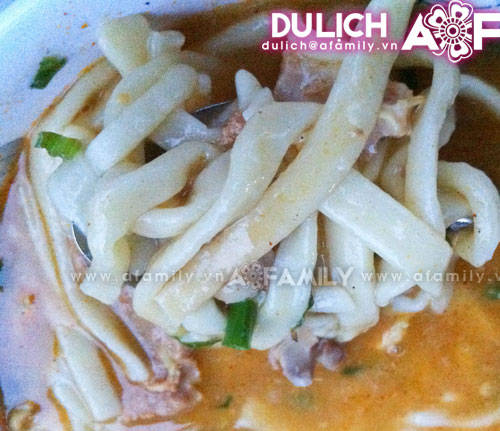 Đặc sản Nghệ An - Sợi mì làm cháo canh dai ngon tự nhiên