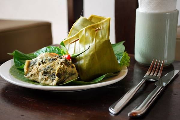Mok Pa (cá hấp) - Đặc sản Lào hấp lá chuối