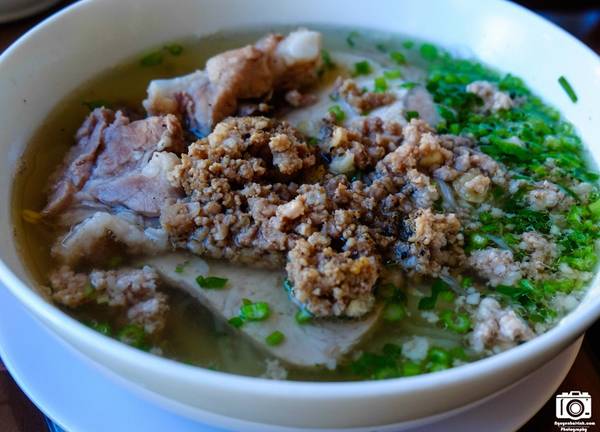 Hủ tíu thịt bằm - món ăn sáng giá rẻ tại Bảo Lộc