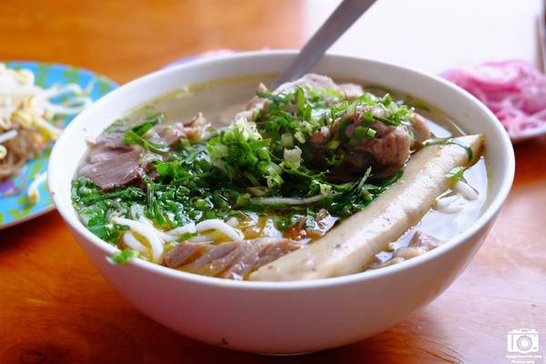 Bún bò - đặc sản Bảo Lộc bán chạy tại các quán sáng