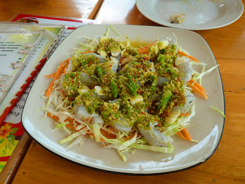 Goong Chae Nam Pla - tôm sống ngâm nước mắm đặc sản Thái Lan