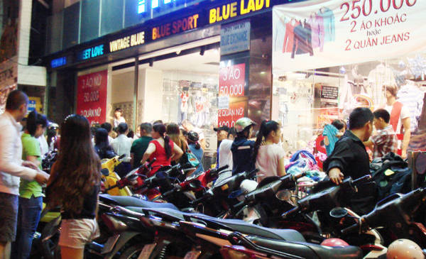 Đường Nguyễn Trãi sầm uất