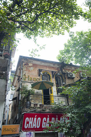 Góc ban công đẹp tại Hanoi House Cafe Hà Nội