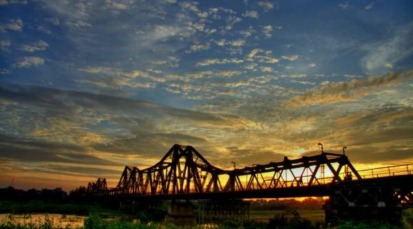 Cầu Long Biên cổ kính của Hà Nội