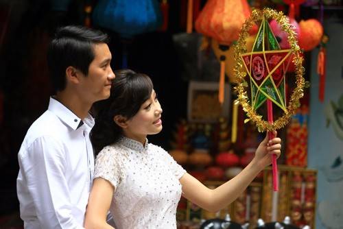 Phố cổ Hàng Mã Hà Nội rực rỡ sắc màu ngày lễ hội