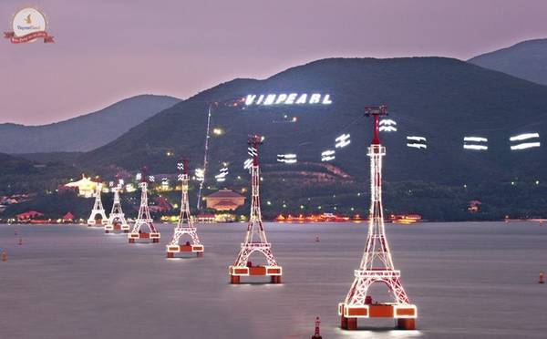 Trải nghiệm cáp treo vượt biển khi đi du lịch Nha Trang