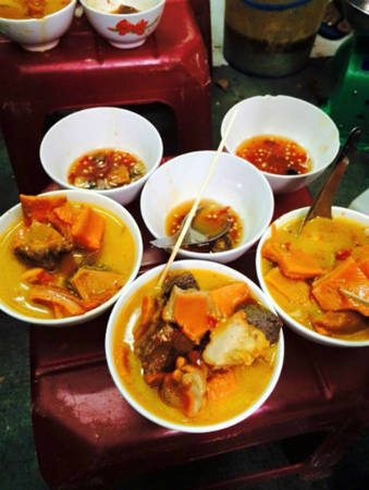Phá lấu bò Lê Đại Hành món ăn quen thuộc