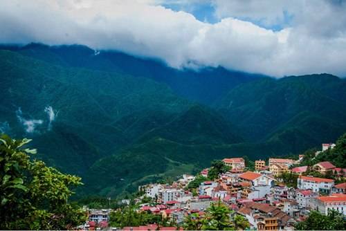 Sa Pa thị trấn trong mây