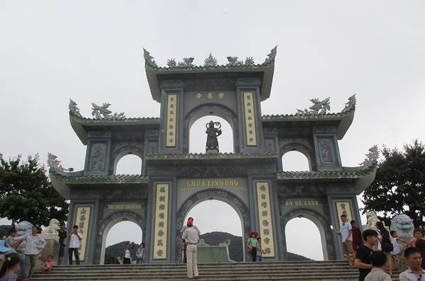 Chùa Linh Ứng khi du lịch Đà Nẵng